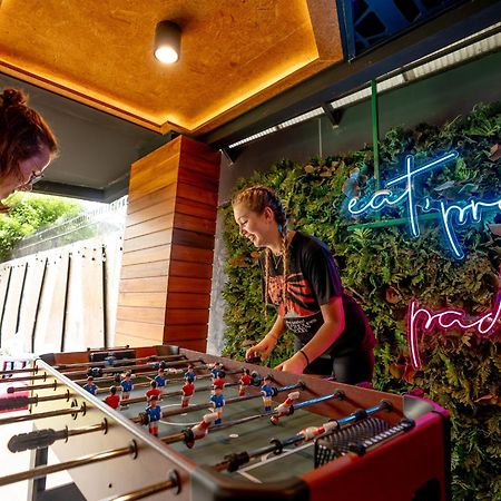Хостел Mad Monkey Phuket Patong Экстерьер фото